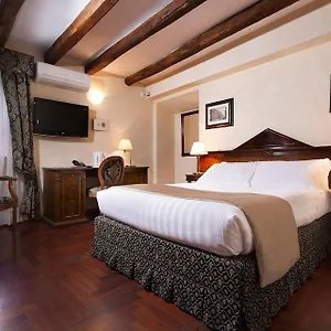 https://hotel-teatro-pace.it-romehotels.com