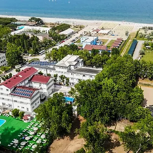 https://color-green-village-cesenatico.emilia-romagnahotels.net