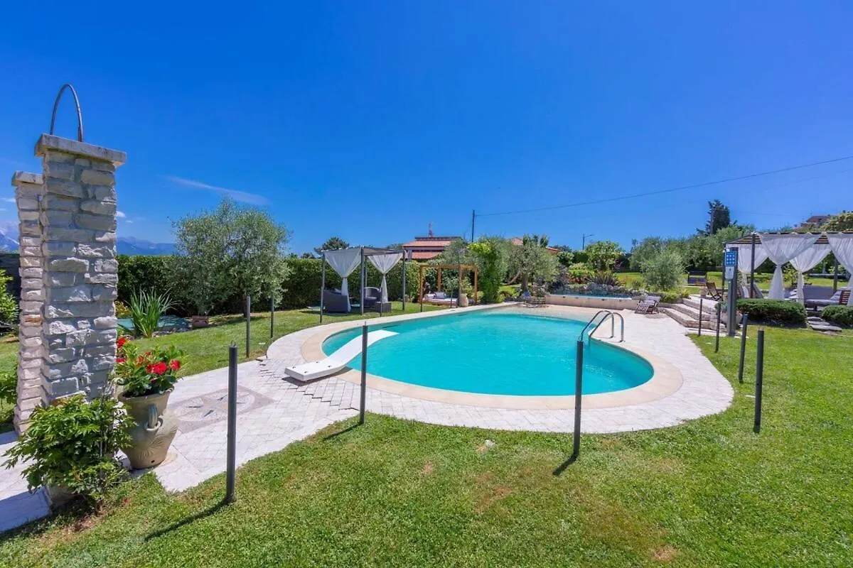 La Casa Fra Gli Ulivi Luxury Apartments With Pool Near Cinque Terre And Tuscany Monte Marcello 0*,  Italien