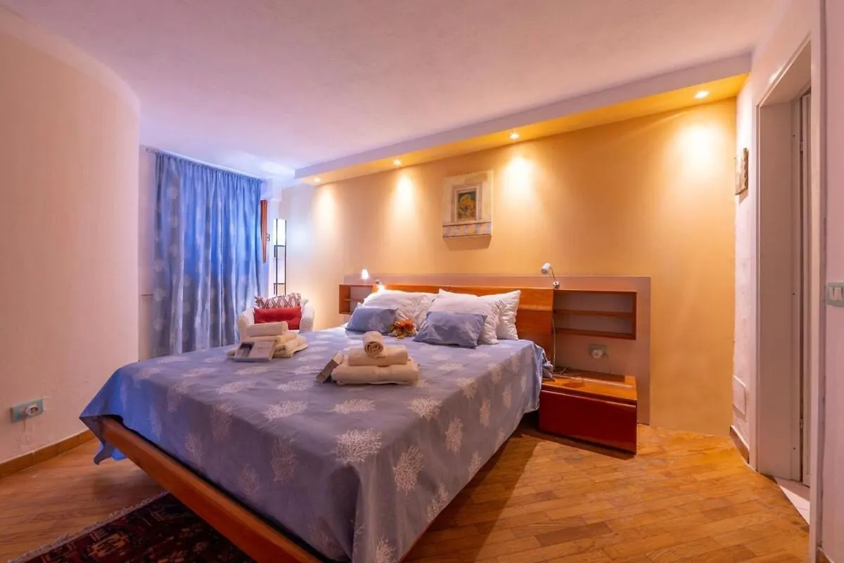 La Casa Fra Gli Ulivi Luxury Apartments With Pool Near Cinque Terre And Tuscany Monte Marcello Gasthof